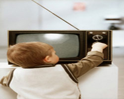 تاثیر تماشای بیش از حد تلویزیون در کودکان
